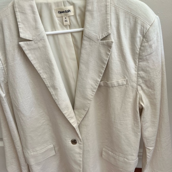 Cream Structured Blazer with Classic Lapel - Picture 5 of 9